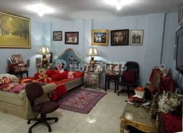 2.5-story 2-bedroom house near toll road in Dewa Island 2