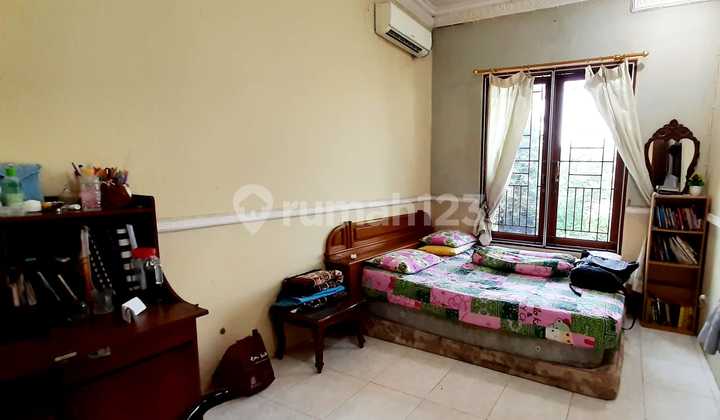 A 2-story house with 6 rooms facing northwest in Islamic Village. 2