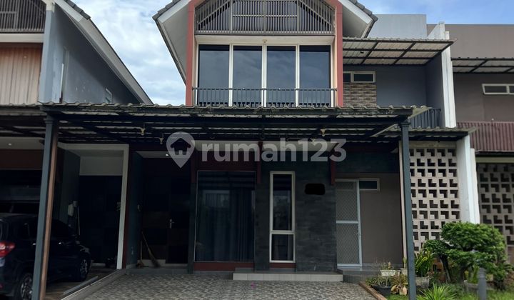 Rumah 2 lantai 3+1 kamar hadap selatan di Avani