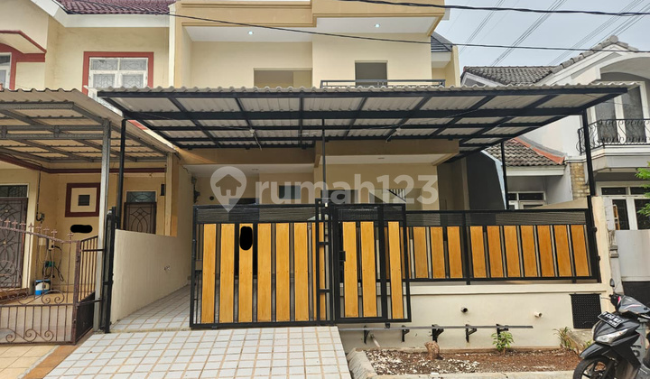 A ready-to-occupy 2-story hook house with 3+1 bedrooms in Sector 1G 1