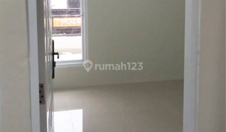 Rumah Hook 1 Lantai 2 Kamar Nonfurnished di Catalina 2