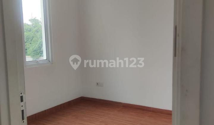 Rumah hook 2 lantai 3 kamar siap huni di Elista 2