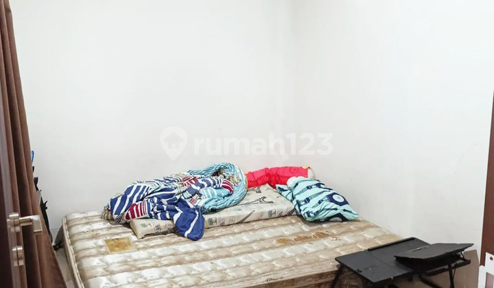 Rumah 2 lantai 3 kamar hadap selatan di Kireina Park 2