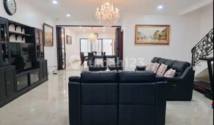 3-story house with 7 rooms near IKEA in Sutera Alba 1