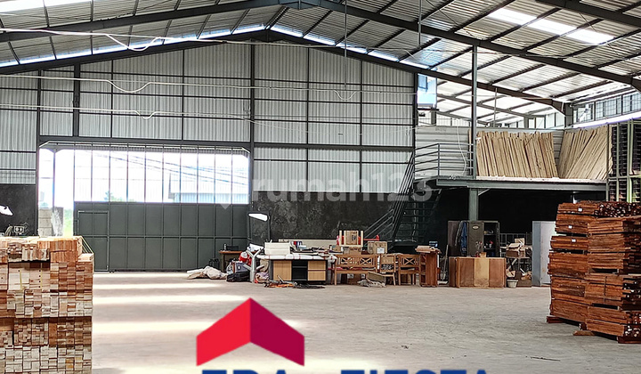 Ready-to-use warehouse with 40-foot container access in Curug Ready-to-use warehouse with 40-foot container access in Curug