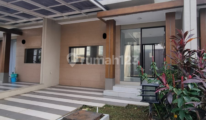 Rumah baru 2 lantai 3 kamar hadap selatan di Pinewood