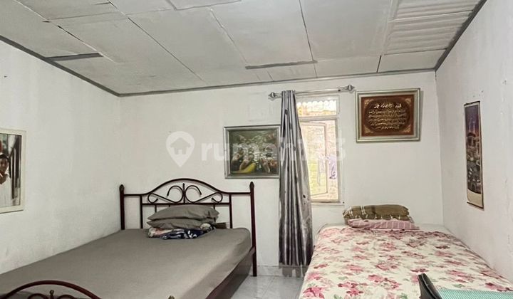 Rumah 1 Lantai 5 Kamar Hadap Barat Dekat Tol di Deplu 2