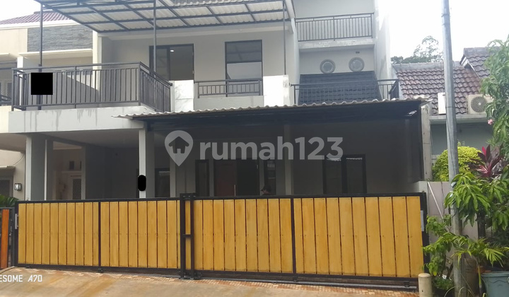 3-story house with 6+1 south-facing rooms in Taman Crysant 1