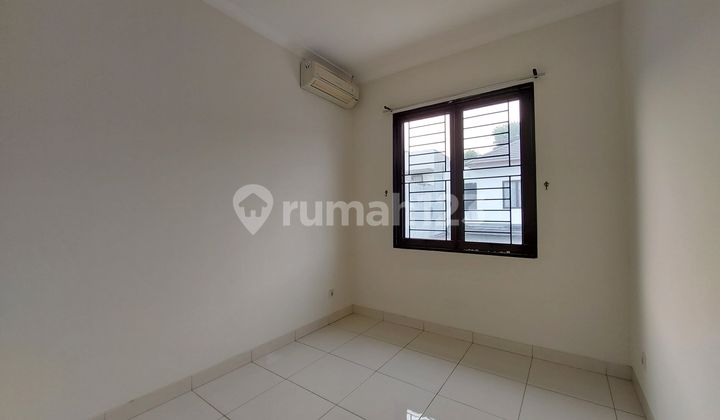 Rumah 2 lantai 3+1 kamar dekat The Breeze di Avani 2