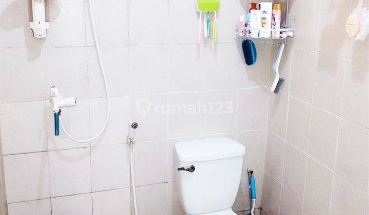 Rumah 1,5 Lantai 3 Kamar Hadap Selatan di Taman Royal 2