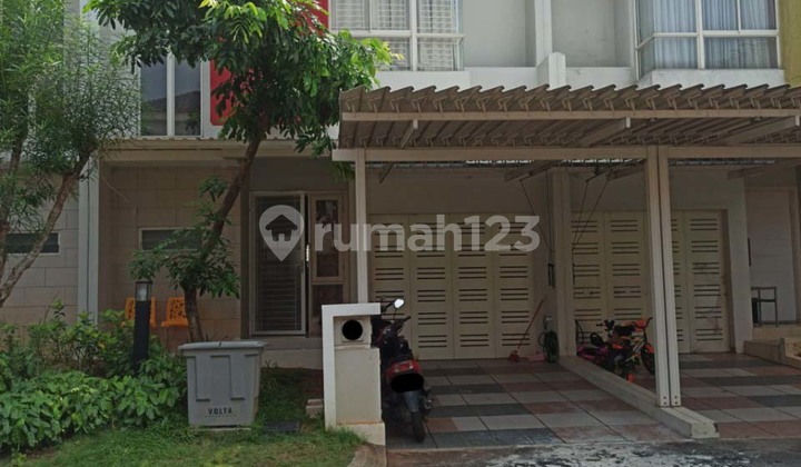 Rumah 2 Lantai 3+1 Kamar Hadap Selatan di Volta