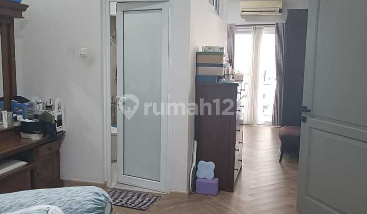Rumah 1 lantai 3+1 kamar hadap utara di Sektor 1D 2