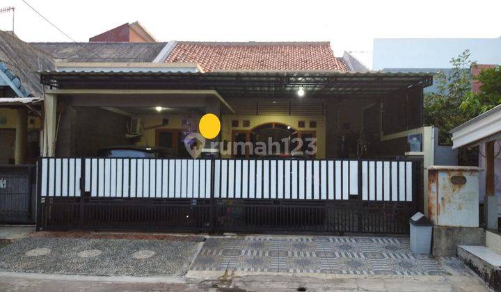 Rumah SHM Strategis Dekat Bandara di Taman Royal 1 Tangerang 2