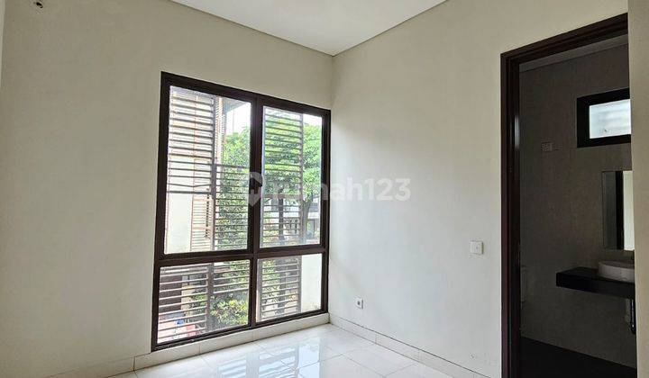 Dijual Rumah Besar 3 Lantai Lingkungan Aman Nyaman Bsd City 2