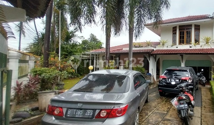 Nice Two-Story Ready-to-Live-In House with a Spacious Yard in Ciputat 2