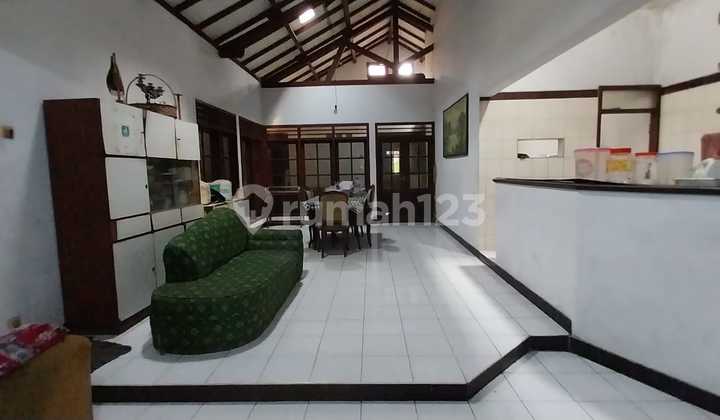 Rumah 2 Lantai Harga Murah di Area Elit Dekat Perkantoran 