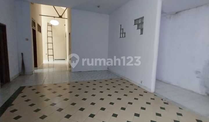 Dijual Rumah 1 Lantai di Area Cilandak, Cocok untuk Usaha Cafe Dijual Rumah 1 Lantai di Area Cilandak, Cocok untuk Usaha Cafe