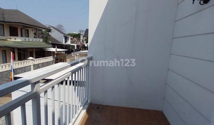 Rumah 2 Lantai Siap Huni, Dgn Balkon di Lt.2 di Area Pondok Cabe 2