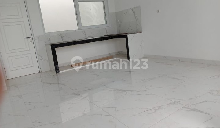 1 Unit Rumah Mewah Kokoh Rapi Diciracas Kelapa 2 Wetan 2