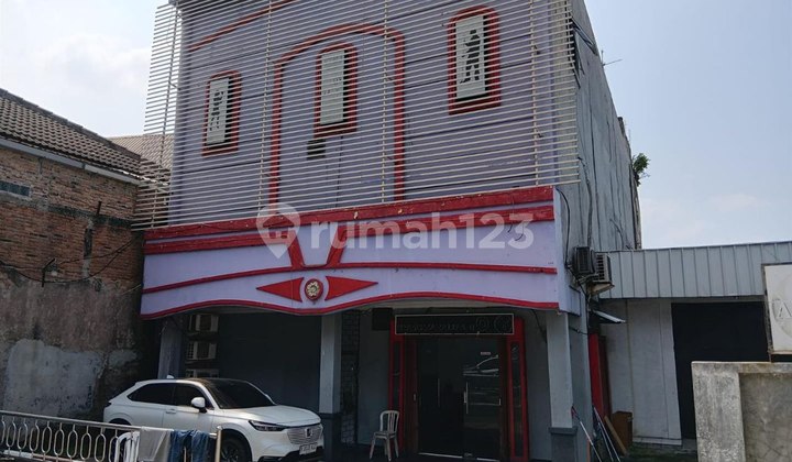 Ready-to-use 3-story cafe in a very strategic location, East Bekasi.