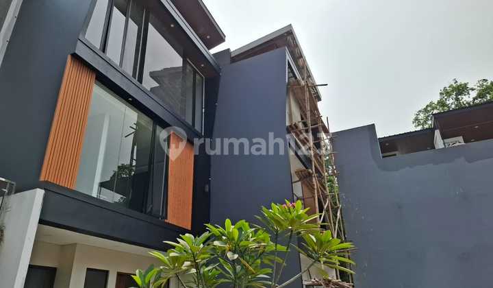 Townhouse exclusive 4 lantai lokasi strategis dicilandak barat jaksel