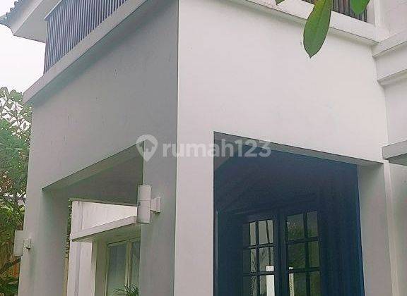Rumah mewah posisi hook dilebak bulus cilandak jakarta selatan