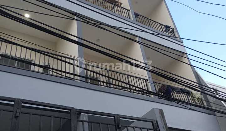Rumah Baru Duri Kepa 3 Lantai Strategis Siap Huni Rumah Baru Duri Kepa 3 Lantai Strategis Siap Huni
