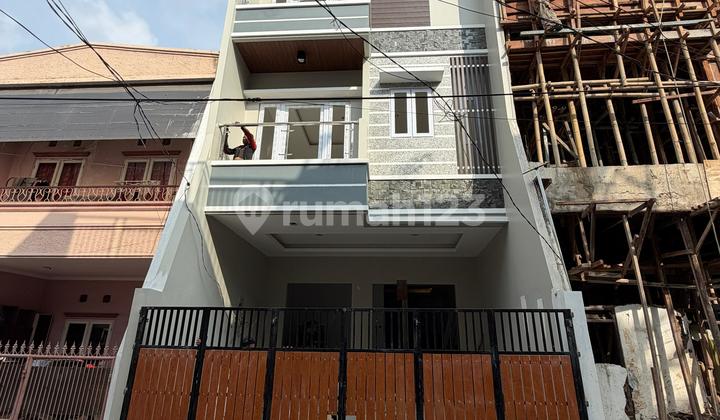 Rumah Baru Tomang 4 Lantai Bebas Banjir Lokasi Sangat Strategis Rumah Baru Tomang 4 Lantai Bebas Banjir Lokasi Sangat Strategis
