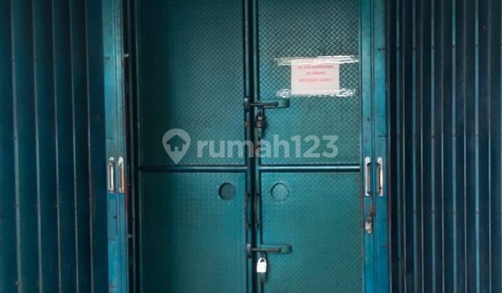 3-Story Shop House for Sale as Warehouse in Duta Mas 1