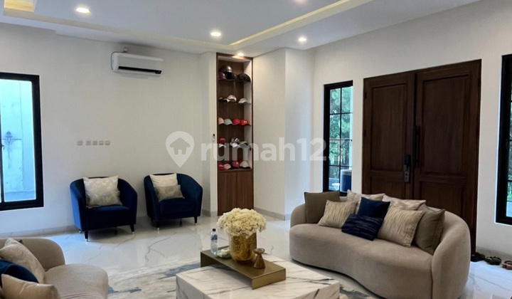 Rumah Mewah 3 Lantai Ada Private Pool di Sentul City 2
