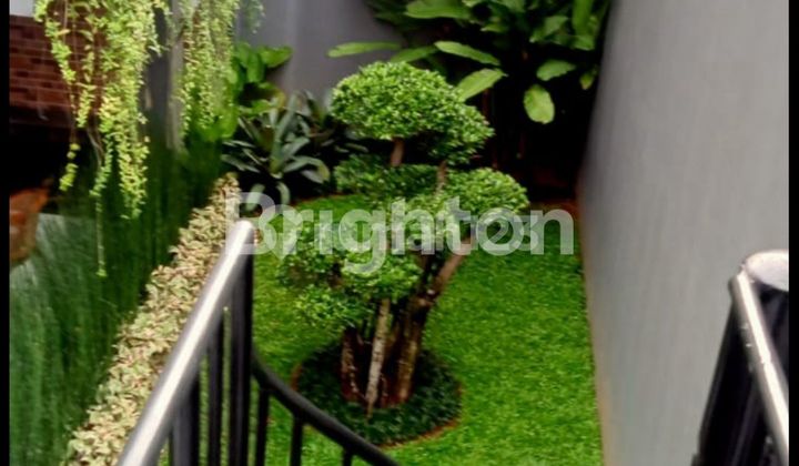 A REFINED AND EXCELLENTLY MAINTAINED HOUSE IN THE PREMIUM ARGENIA CLUSTER, SENTUL CITY AREA. 2