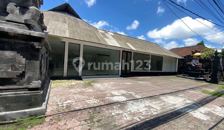 1-Story Shop House with Large Area on Strategic Uluwatu Street 2