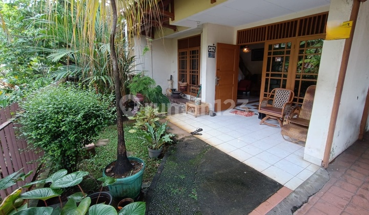 Rumah Bagus SHM di Kembangan Selatan