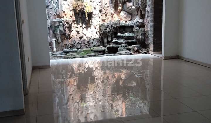 Rumah Bagus di Duren Sawit