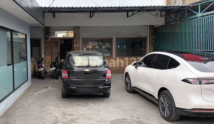 Ruko di Kembangan Selatan Semi Furnished Ruko di Kembangan Selatan Semi Furnished