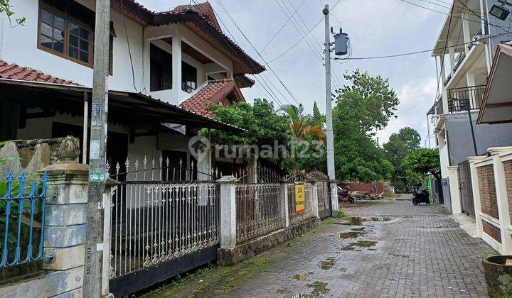 Rumah Cantik Dengan 7 Kamar Tidur Pogung Baru Yogyakarta 2