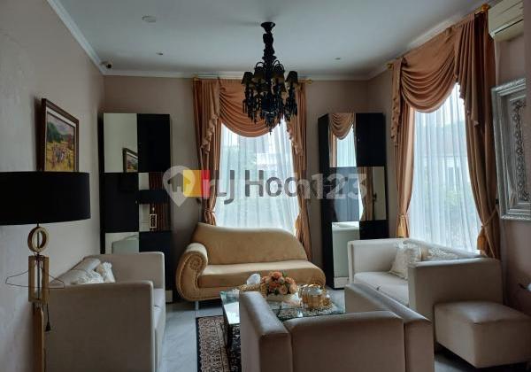 Selling Beautiful Corner House with Swimming Pool in Puspitaloka, BSD City. 2