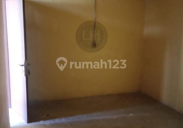 Barata Complex House for Sale in Tangerang 2