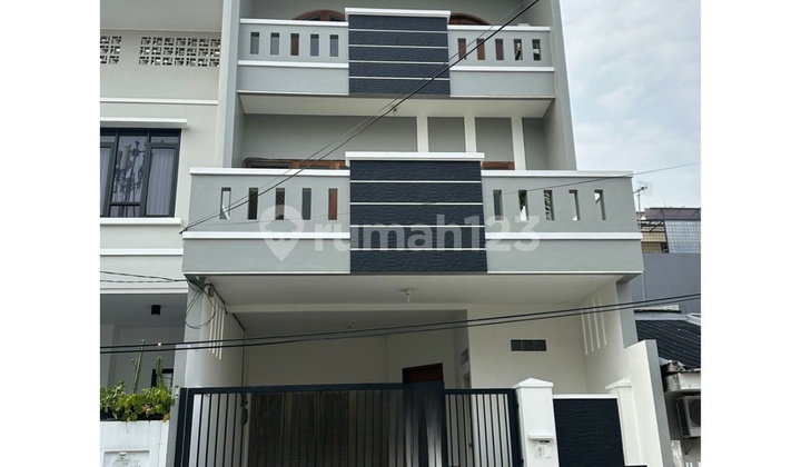 Rumah 3 Lantai Termurah Siap Huni,bebas Banjir,semi Furnished Di Gading Indah Utara,pegangsaan Dua,kelapa Gading,jakarta Utara 1