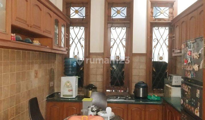 Rumah posisi hook,2 lantai,model scandinavian,siap huni,harga murah,lokasi strategis di Rawamangun,Jakarta timur 2