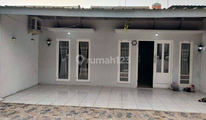 Rumah 2 lantai baru renovasi,siap huni,semi furnished,harga murah,lokasi strategis di perumahan tytyan indah,harapan jaya,Medan satria,Bekasi  1