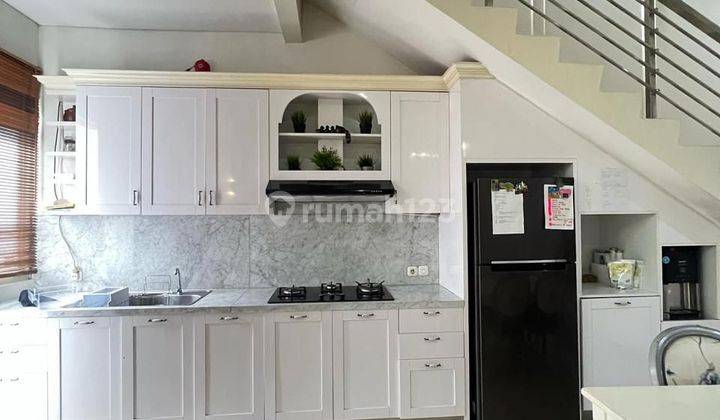 dapur rumah minimalis 2 lantai,siap huni,full