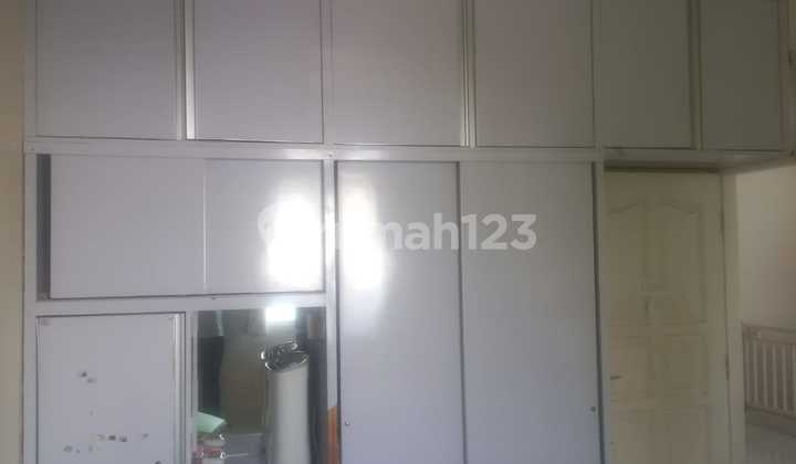 Rumah Murah 2 Lantai Siap Huni Bebas Banjir,Semi Furnished di Jalan Swadaya,Duren Sawit,Jakarta Timur 2