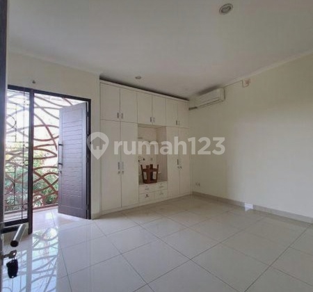 Rumah 2 Lantai Harga Murah Dibawah Pasaran Siap Huni Bebas Banjir Semi Furnished Di Cluster Arana Kota Harapan Indah Nempel Summarecon Crown Gading Bekasi  2