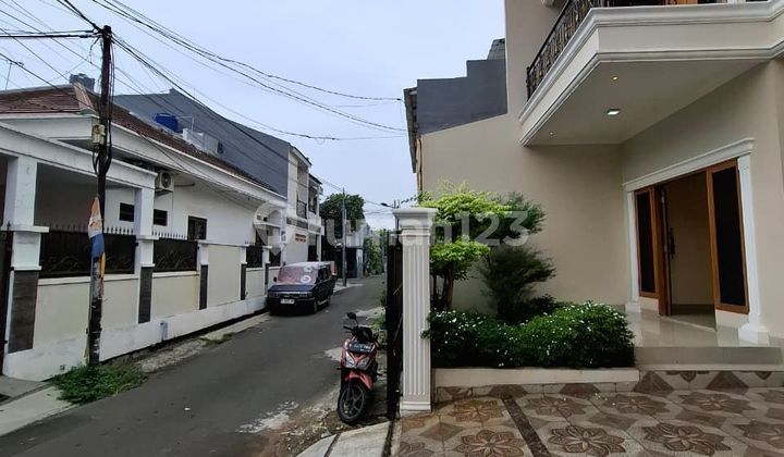 Rumah 2 Lantai Full Renovasi,Siap Huni,Bebas Banjir di Rawamangun,Jakarta Timur 2