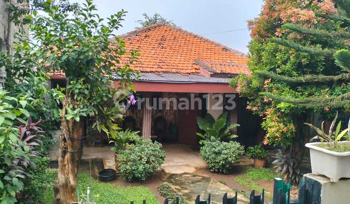 Old House Priced as Land, Cheapest, Flood-Free in Praja Dalam, South Kebayoran Lama, Kebayoran Lama, South Jakarta