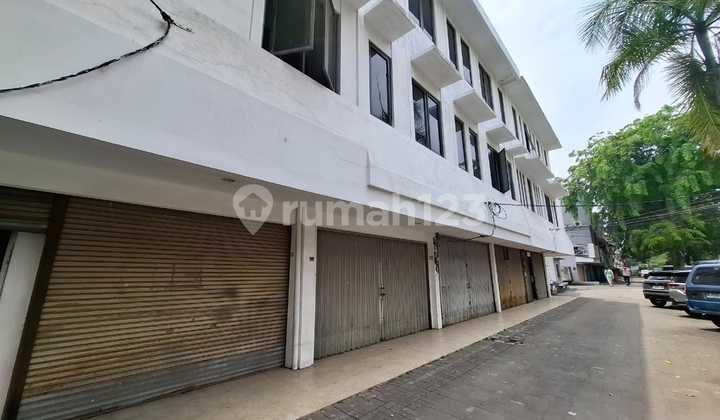 Cheapest 5-Unit Connected 3-Story Shophouse Below Market Price, Move-In Ready, Flood-Free in Kelapa Gading, Sukapura, Cilincing, North Jakarta