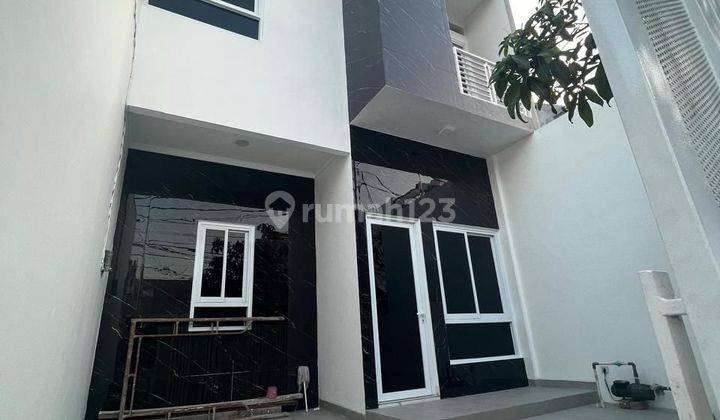 Rumah 2,5 Lantai Di Janur Asri,kelapa Gading,jakarta Utara,bangunan. Baru,strategis,siap Huni 1