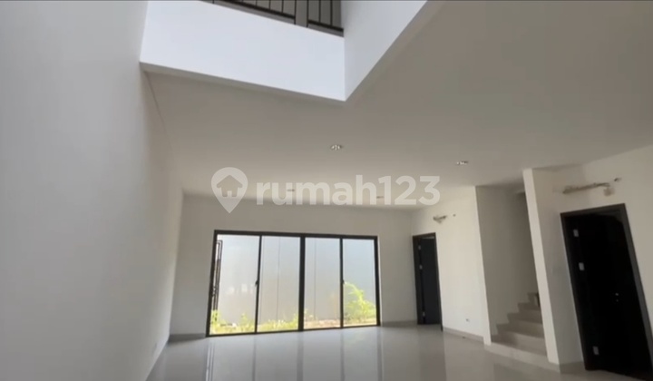 2-Story House Ready to Occupancy, Flood-Free, Semi-Furnished in Wisteria Cluster, Metland Menteng Housing, Cakung, East Jakarta Adjacent to Jakarta Garden City 2