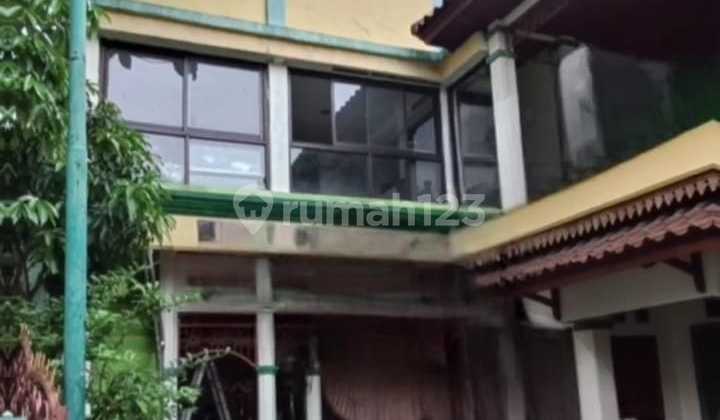 Two-Story House Ready to Occupy, Flood-Free in Kampung Makassar, Halim Perdana Kusuma, East Jakarta 2